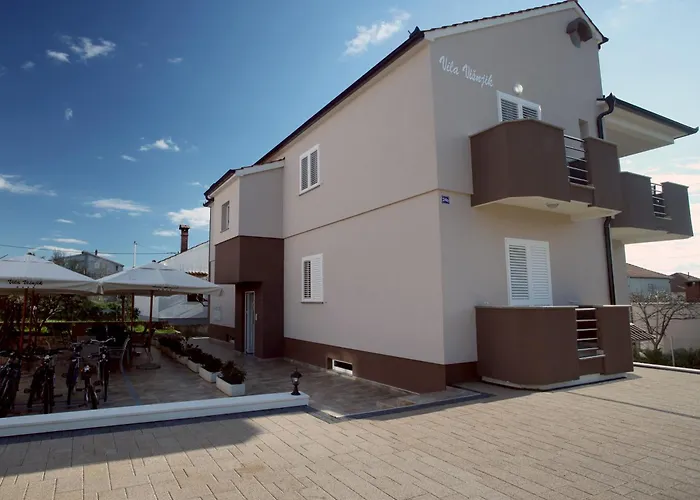 Apartments Villa Visnjik
